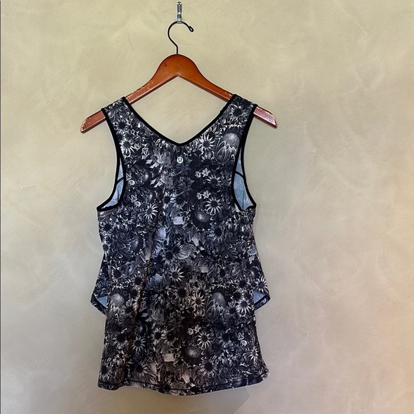 Lululemon Floral Daisy Run Tank - Picture 3 of 3